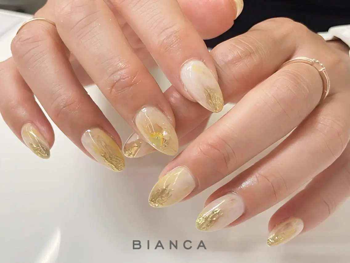 ネイル ニュアンスネイル Bianca ABEのネイルデザイン