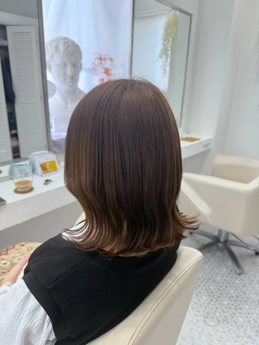 ミディアム カット ヘアカラー LOMARLIE/ NATUMIのヘアスタイル