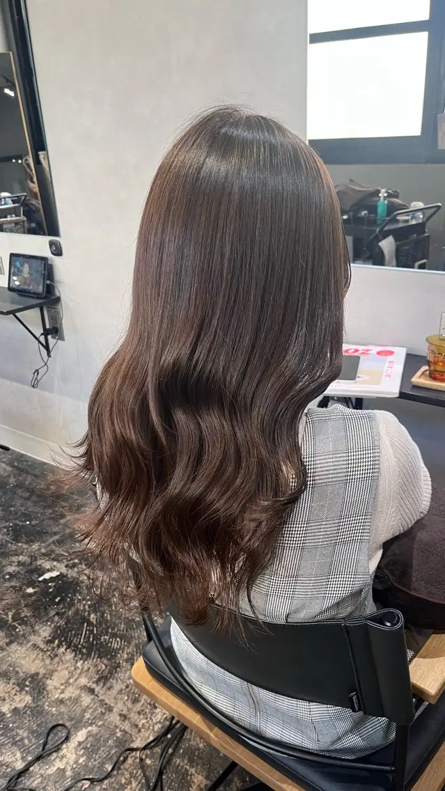 ロング カラー アッシュ アッシュブラウン ブラウンカラー 透明感カラー/パーマ 🌀アオノのヘアスタイル