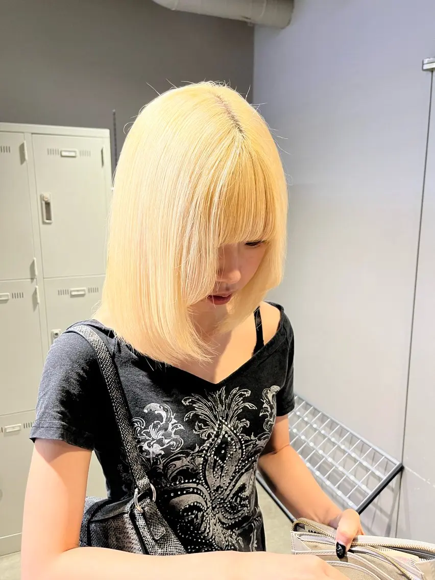 セミロング ヘアカラー トリートメント ヘッドスパ ヘアセット 寒色/ベージュヘア ブリーチありMiOのヘアスタイル