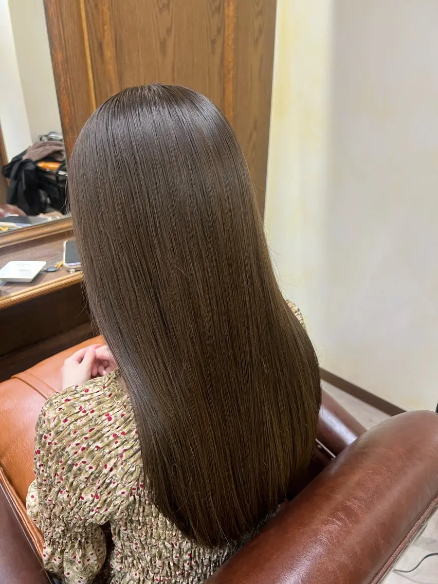 ロング 美髪矯正/艶髪 CLUTCH田中海琴のヘアスタイル