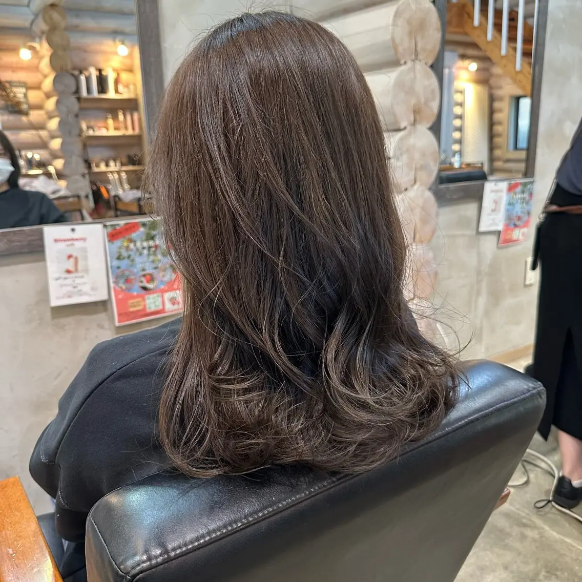ロング ヘアカラー トリートメント 辻 里奈のヘアスタイル