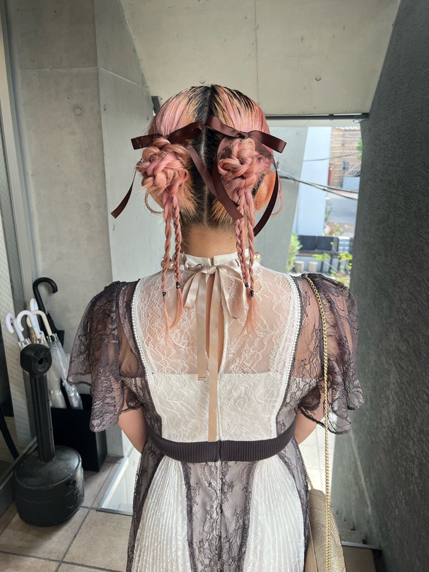 セミロング ヘアアレンジ 結婚式・ブライダル ヘアセット ミルクティーベージュ ブリーチ 店長 清水のヘアスタイル