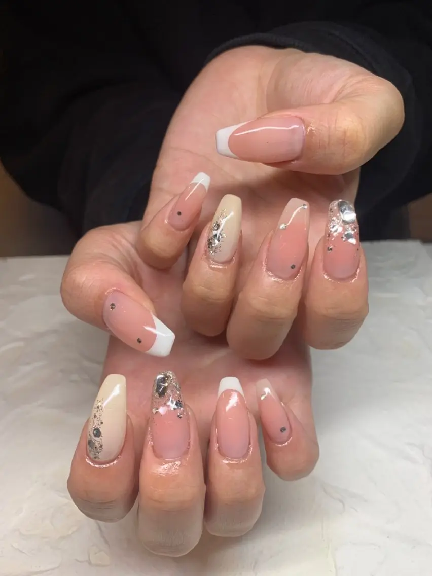 ネイル チークネイル ワンホンネイル happiness nailのネイルデザイン