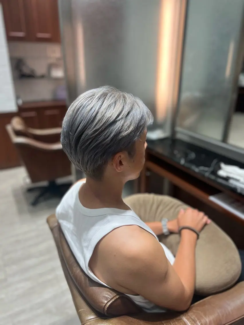 ショート カラー メンズ シルバー 山田 美幸のヘアスタイル