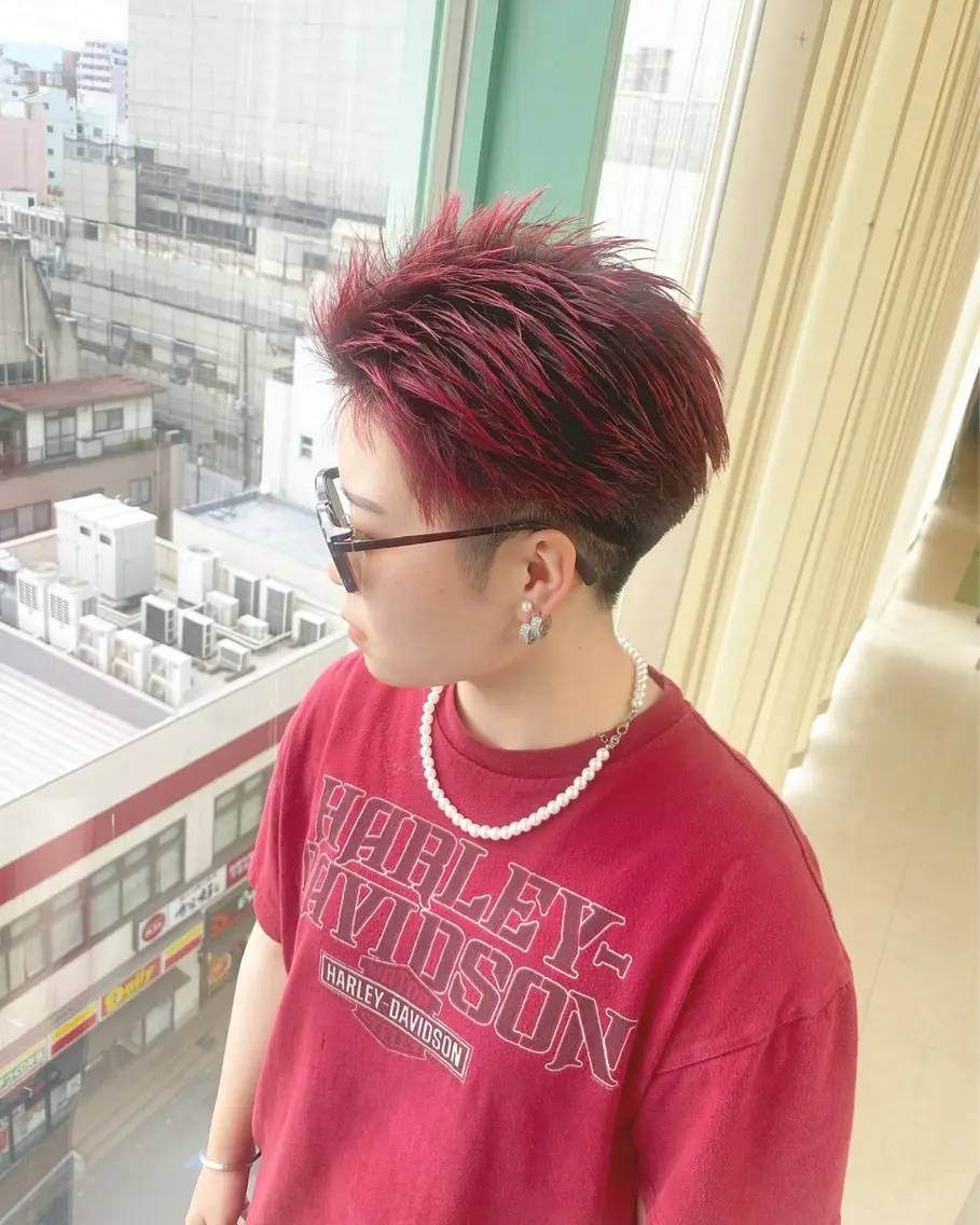 ショート メンズ メンズブリーチ メンズハイトーン ヘアカラー 岡田 和馬のヘアスタイル