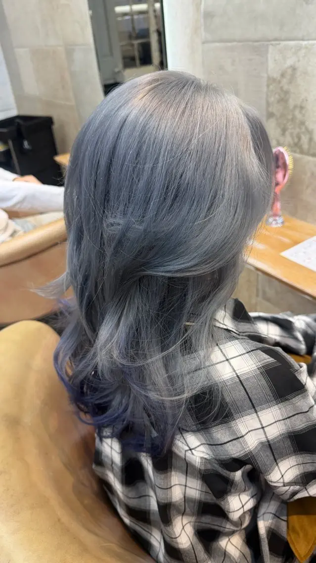 セミロング ヘアカラー 橋本 りくのヘアスタイル