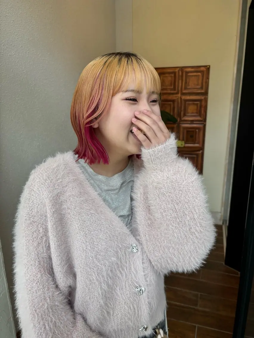 ミディアム カット 角田 桃香のヘアスタイル