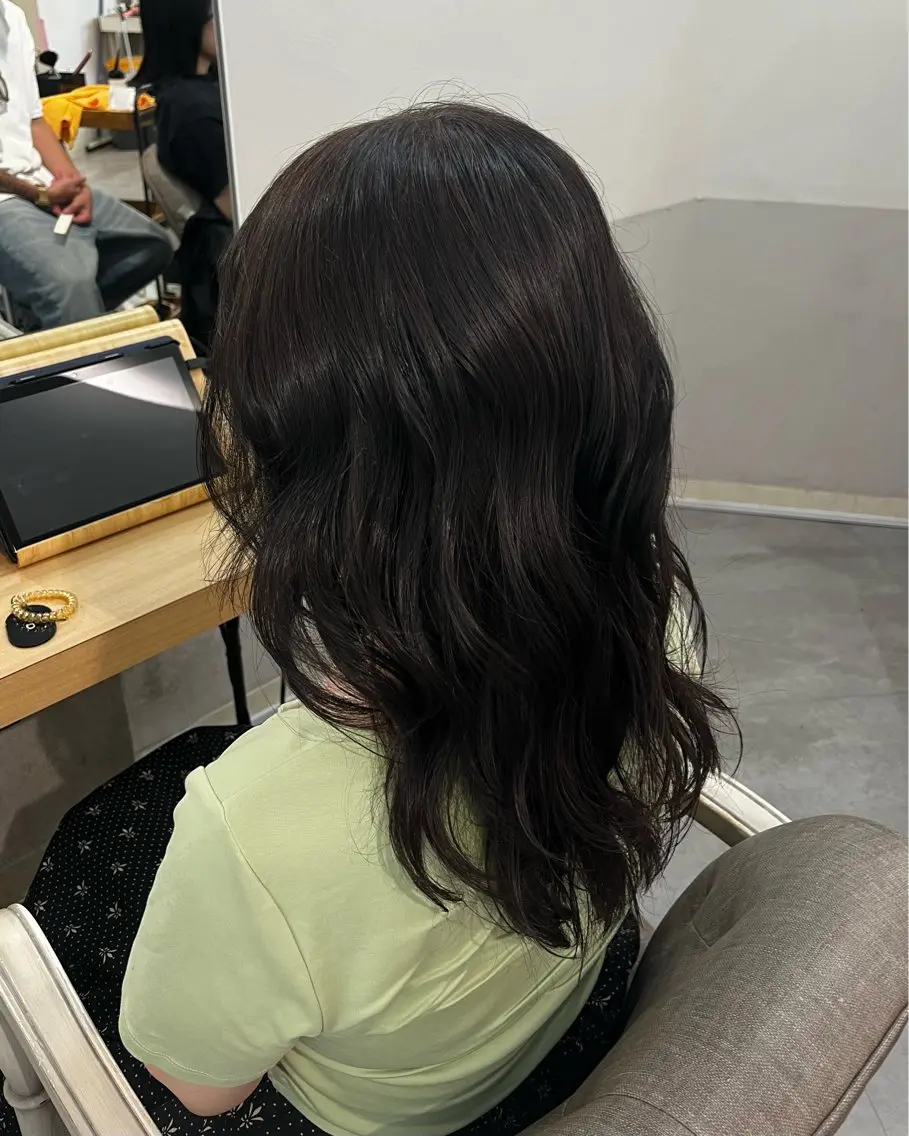 セミロング カラー ブリーチ ブラウンカラー 透明感カラー ダークブラウン デザインカラー ヘアカラー トリートメント sayuri /大阪・心斎橋美容師のヘアスタイル