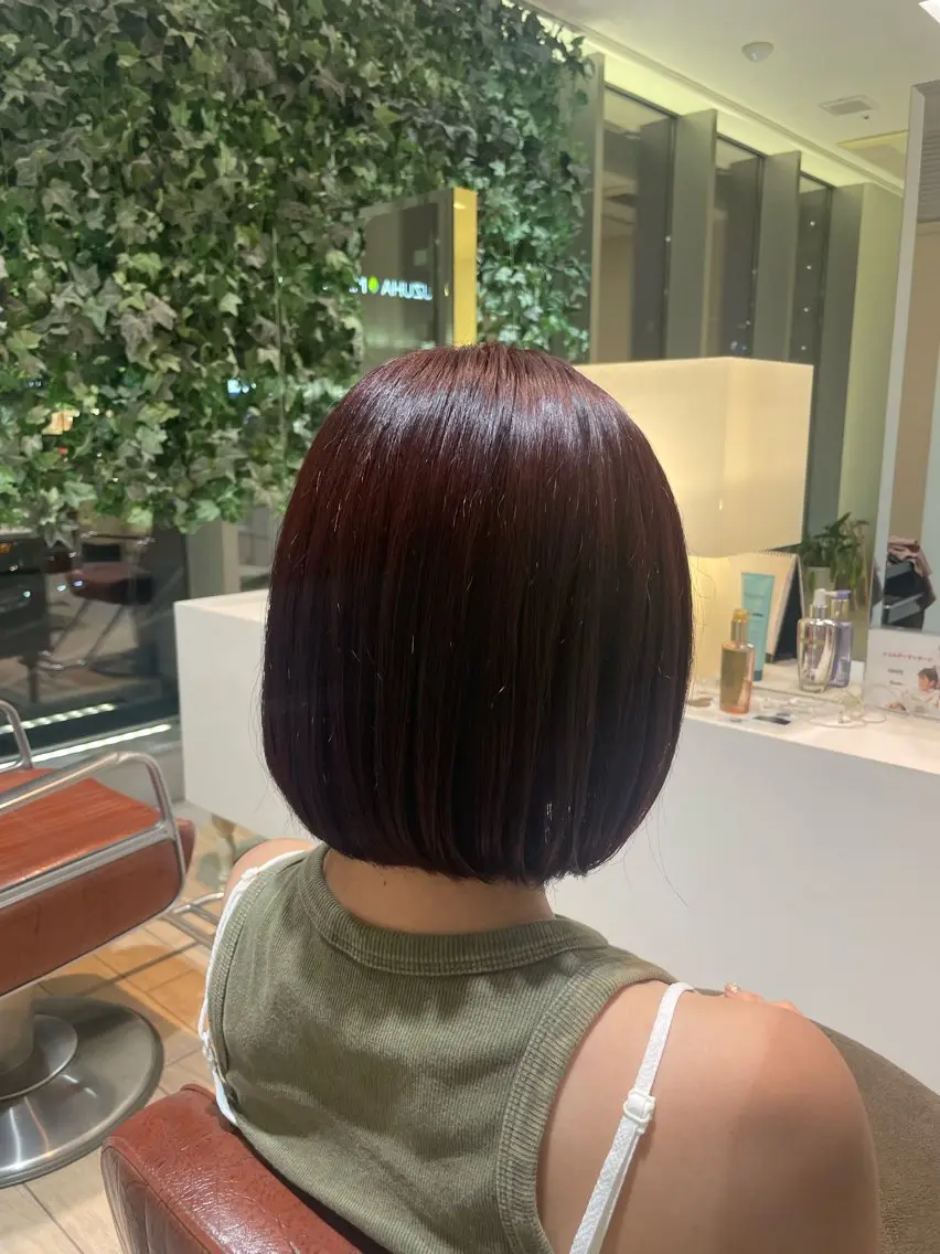 ショート カラー レッドカラー ボブ ヘアカラー 磯引 美菜のヘアスタイル