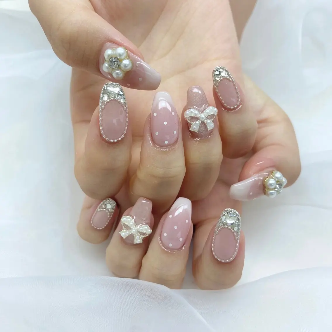 セミロング 韓国風ヘア ネイルJaol 池袋のネイルデザイン