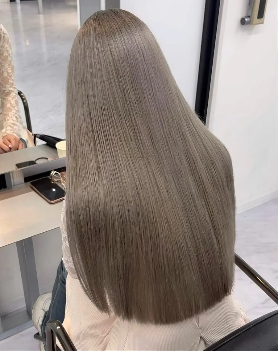 ロング ロング ヘアカラー トリートメント VEGA ヒカル 艶髪ハイトーン天神のヘアスタイル