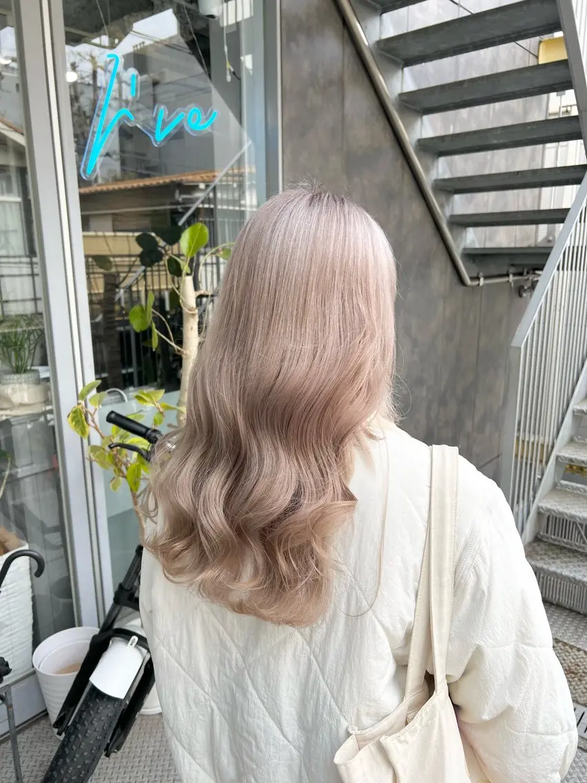 ミディアム カラー カット ヘアカラー トリートメント ヘアセット 🫧艶ダブルカラー ブリーチ🫧トモヤのヘアスタイル