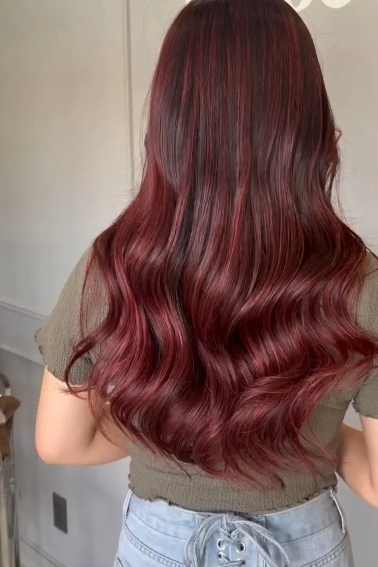 カラー miloc Maikaのヘアスタイル
