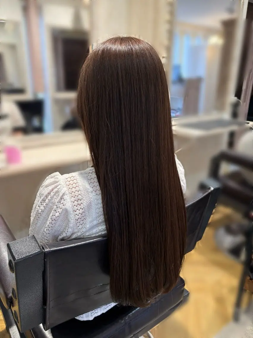 ロング カラー アッシュ アッシュグレー アッシュグレージュ ブリーチ 透明感カラー ヘアカラー トリートメント saya （サヤ）のヘアスタイル