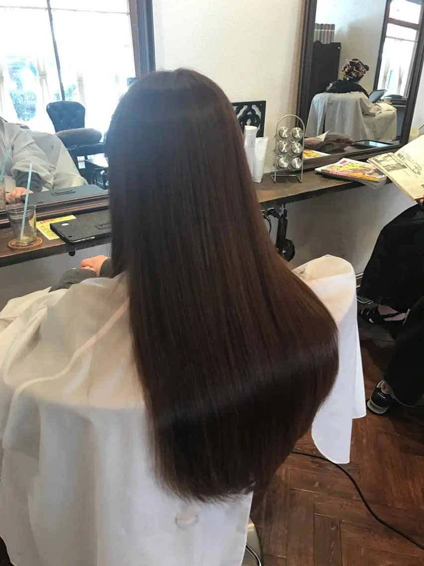⭐️カット + 低ダメージ縮毛矯正+髪質改善ケアトリートメント⭐️の写真