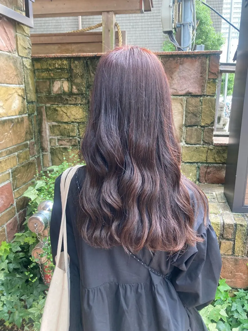 カラー カシス ピンクカラー 加茂野 緑のヘアスタイル