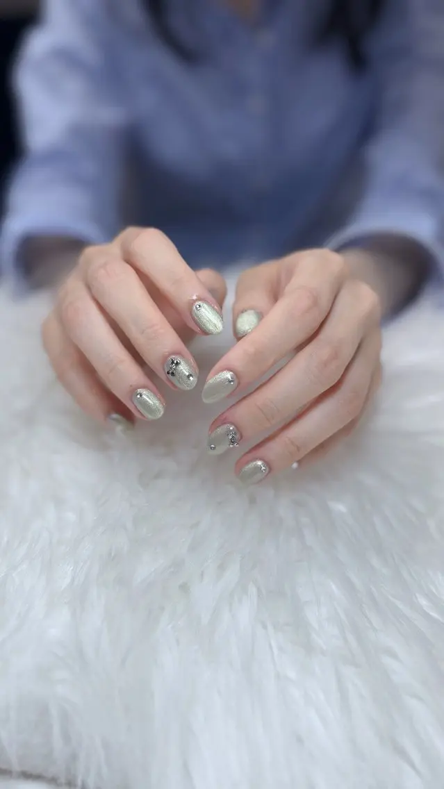 ネイル オーロラネイル チークネイル フットネイル フレンチネイル ジェルネイル ハンドネイル Nichi Nailsのネイルデザイン