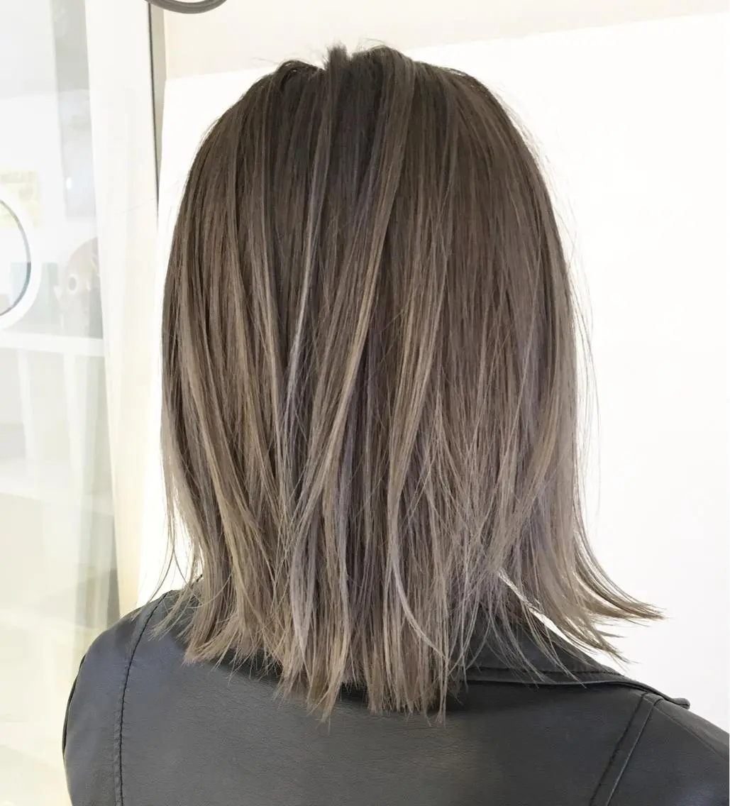 ショート アッシュ アッシュグレー ハイライト 渡辺 健太のヘアスタイル