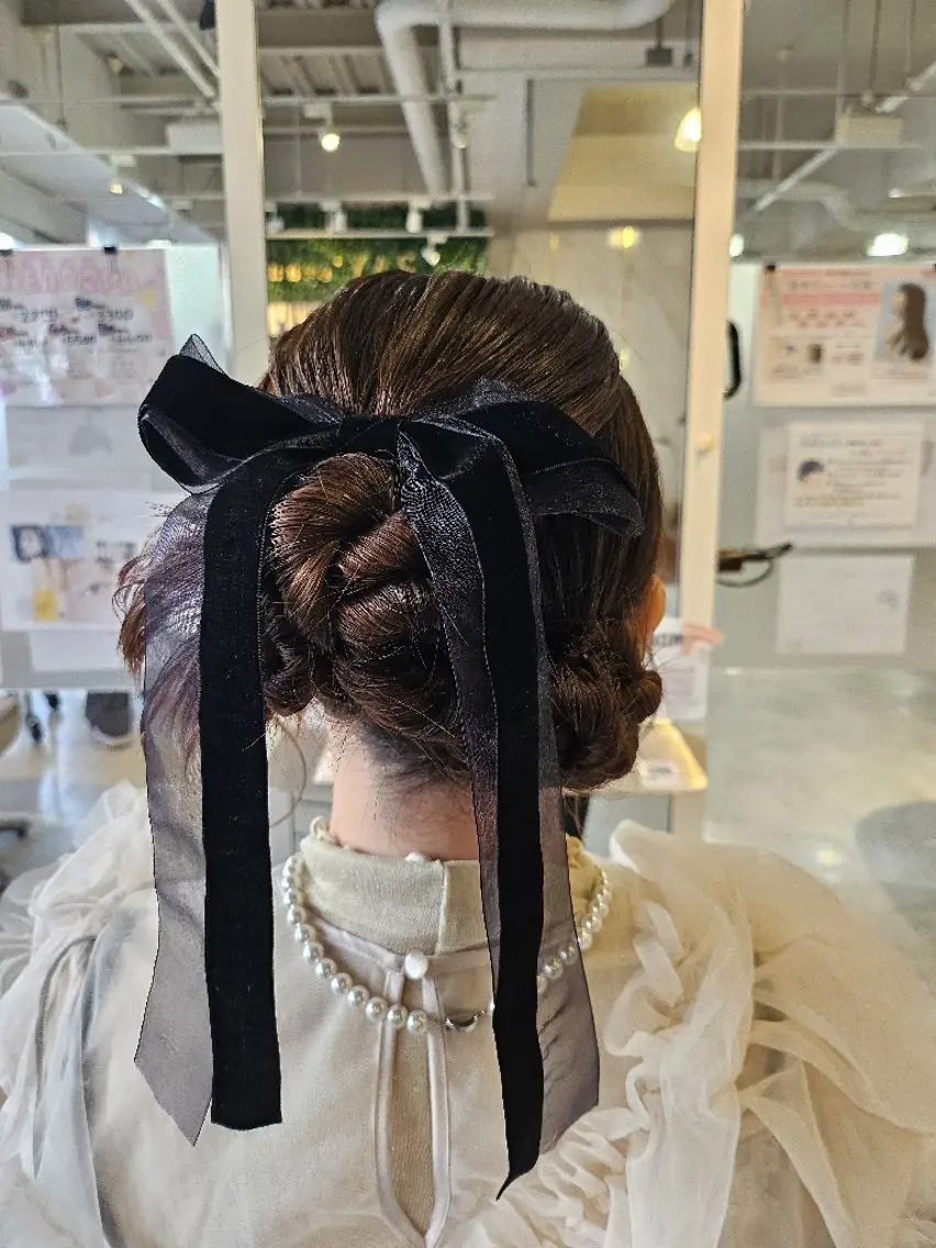 セミロング ヘアアレンジ お団子ヘア ヘアセット 岡田 奈々のヘアスタイル