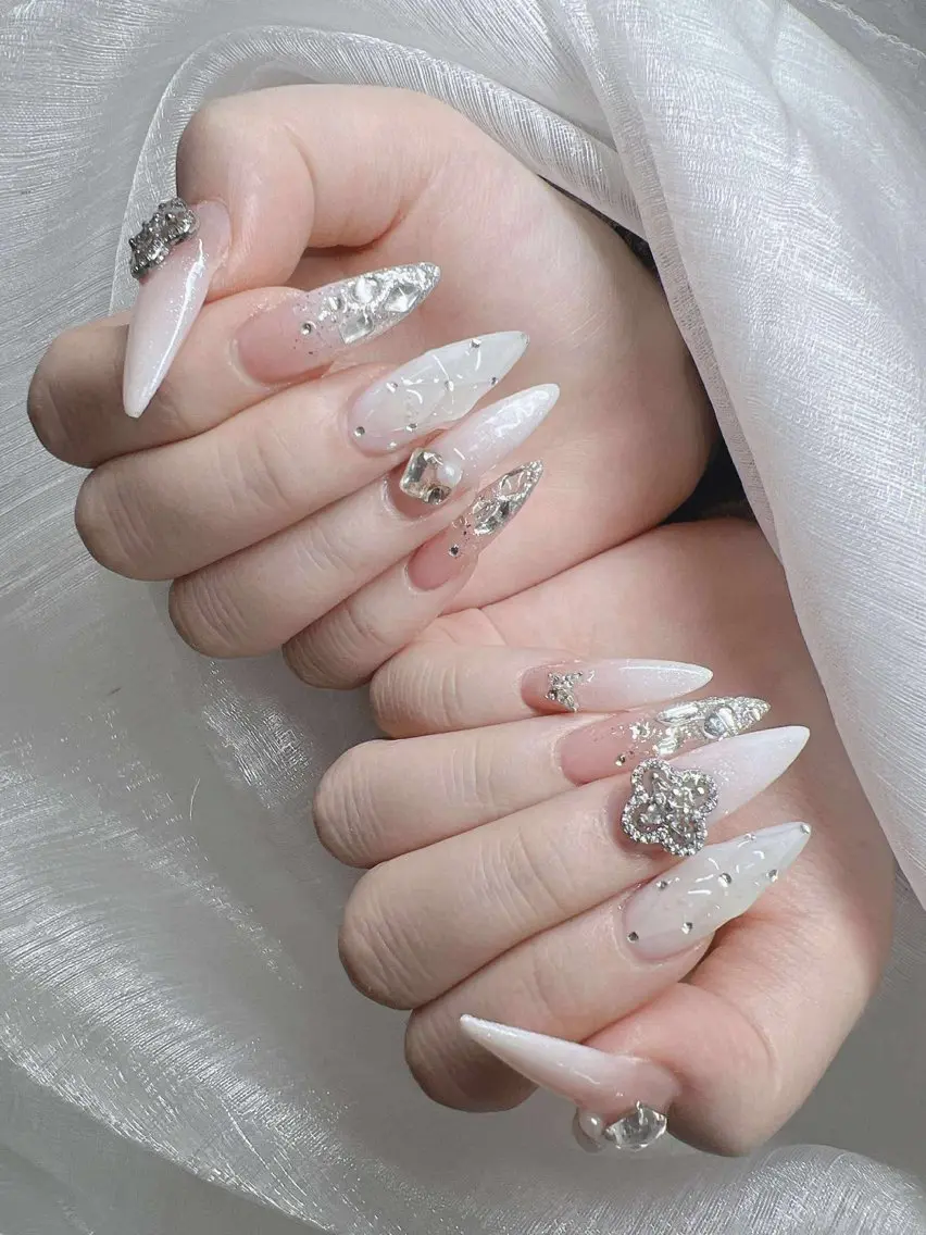 ネイル 長さ出し グラデーション 卒業式 キラキラネイル マグネットネイル ハンドネイル Lee Nailsのネイルデザイン