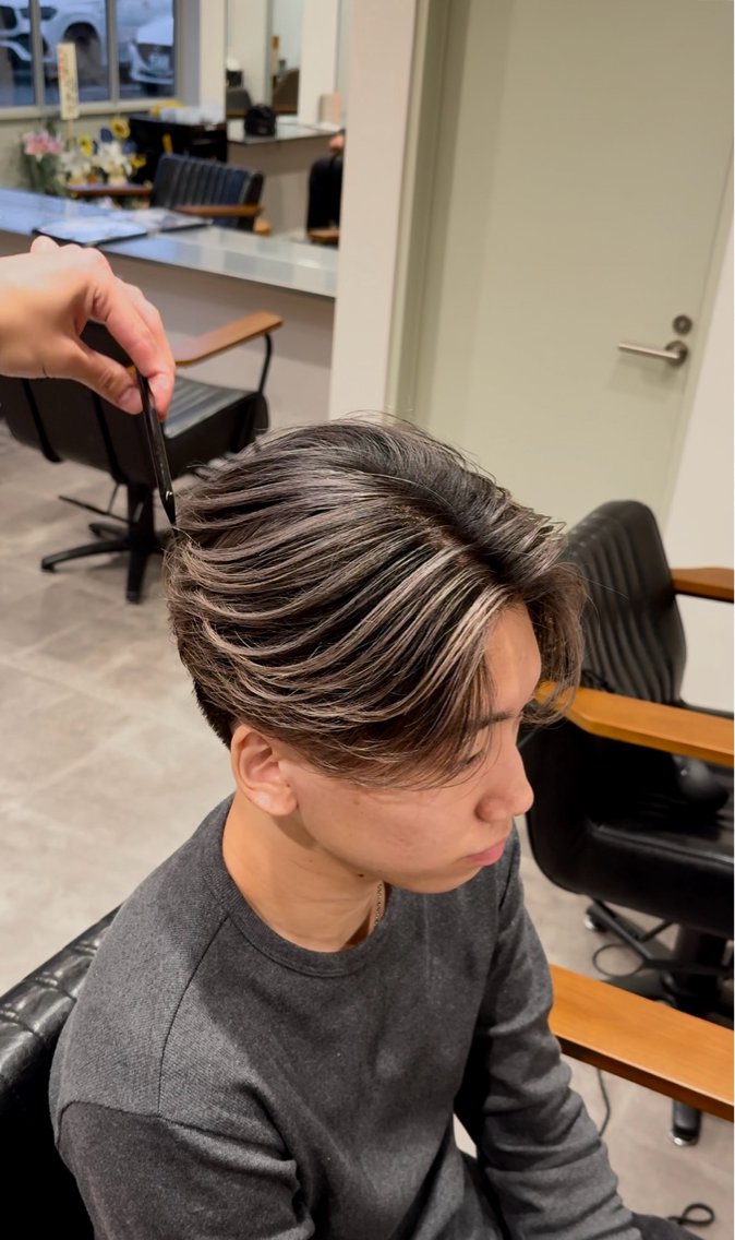 ミディアム カット ヘアカラー トリートメント 毛流れパーマ /フェザー/有馬琉翔のヘアスタイル