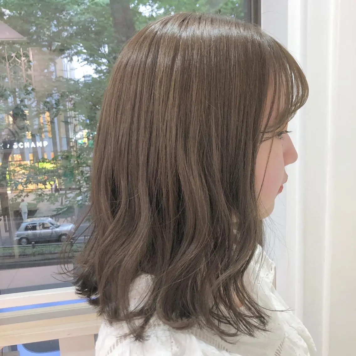 ミディアム カラー TRENCH 相澤 果歩のヘアスタイル