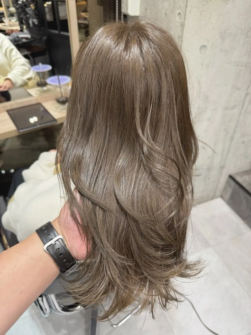 セミロング カラー ベージュカラー ブリーチ ブリーチなしカラー オリーブベージュ カット ヘアカラー トリートメント 堀江将太朗/恵比寿/ メンズカットのヘアスタイル
