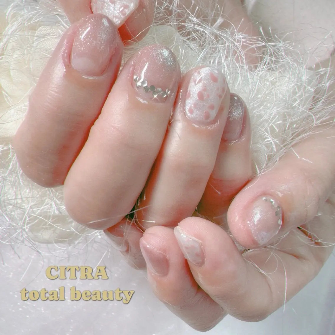 ネイル グラデーション マグネットネイル オレンジ シンプルネイル 春ネイル ハンドネイル CITRAtotal beautyのネイルデザイン