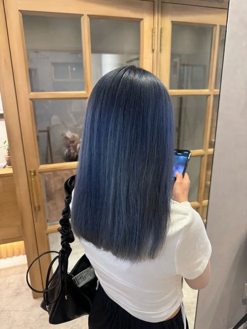 セミロング カラー ブルーカラー ☁️olelo国立 ☁️Minoriのヘアスタイル