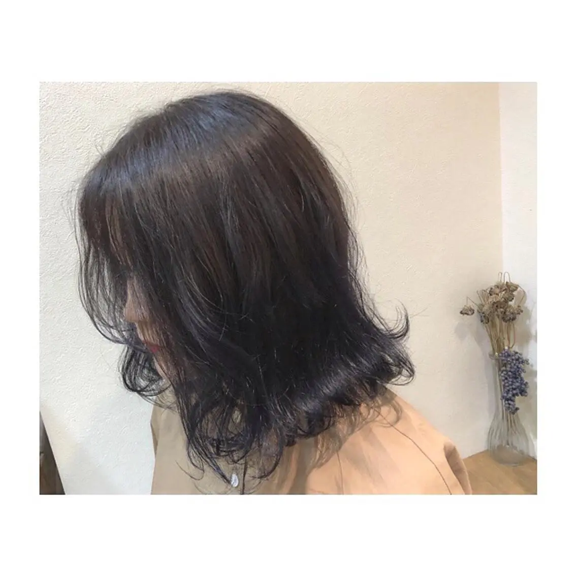 ミディアム カラー ブリーチ ブルーカラー ブルージュ うざバング ヘアカラー トリートメント Topstylist HARUのヘアスタイル