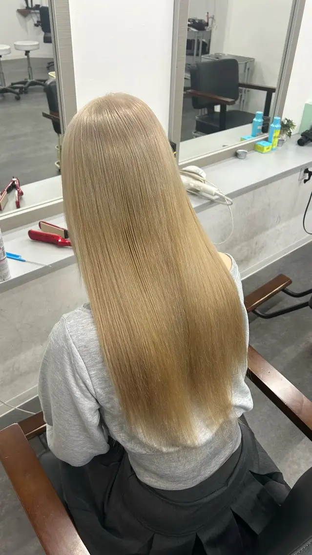 ロング カラー 艶髪✖️ハイトーン 🫧YURIA🫧のヘアスタイル