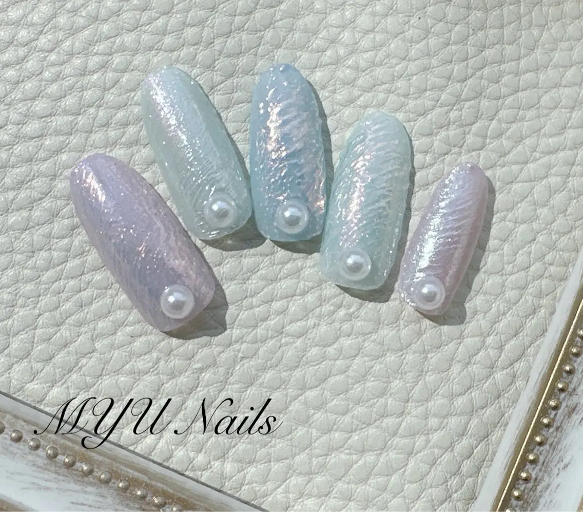 ネイル オーロラネイル ジェルネイル 持ち込み ニュアンスネイル ワンカラーネイル ニュアンスネイル🌈 MYU Nailsのネイルデザイン