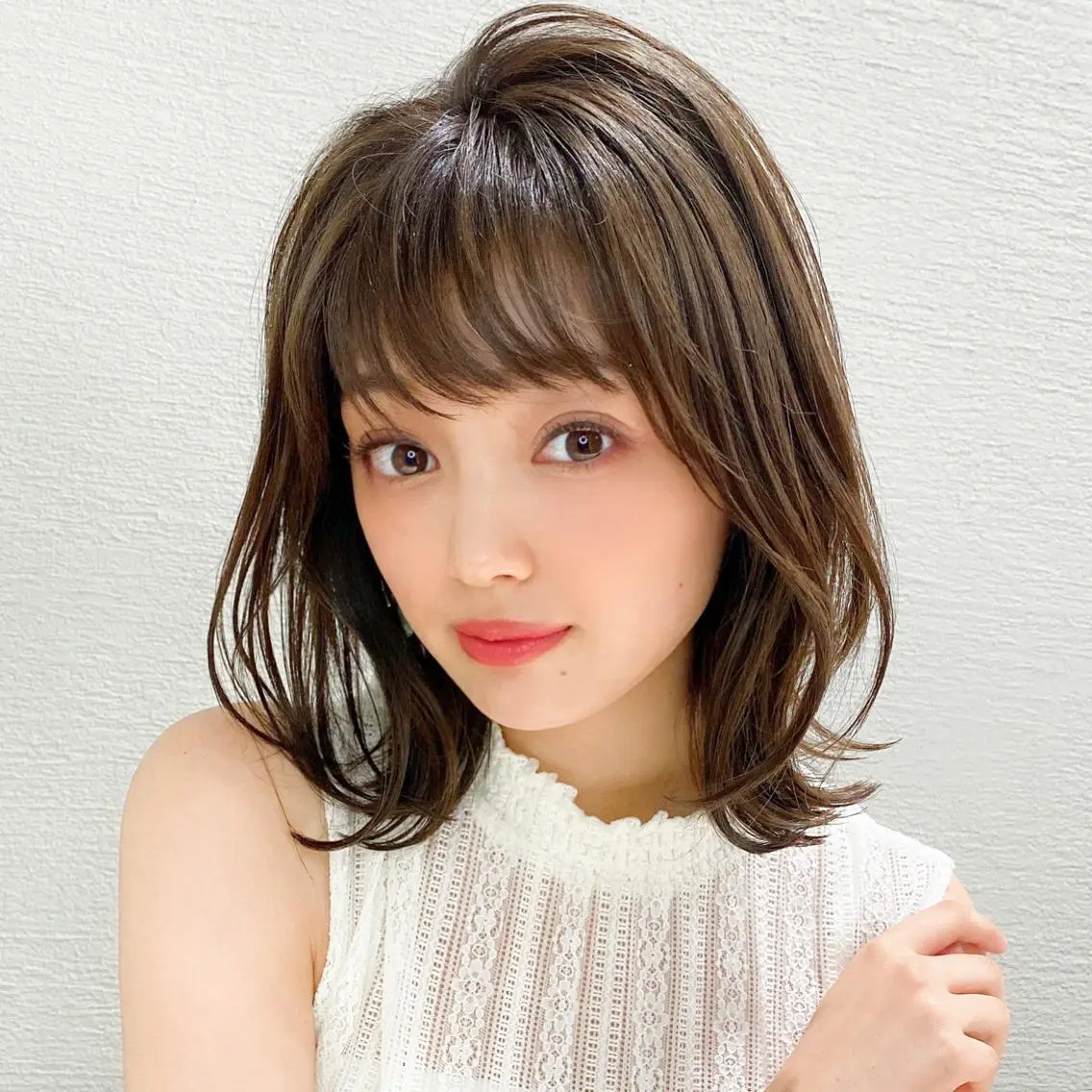 ミディアム カラー パーマ 小顔カット カット ヘアカラー トリートメント モテ髪×トレンド💕 小顔レイヤー 金井のヘアスタイル