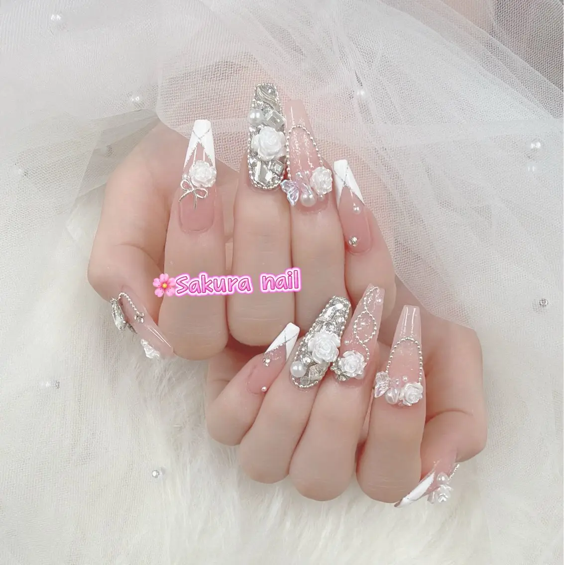 ネイル アートネイル オーロラネイル ボルドー チークネイル フレンチネイル ハンドネイル Sakura Nail Salonのネイルデザイン