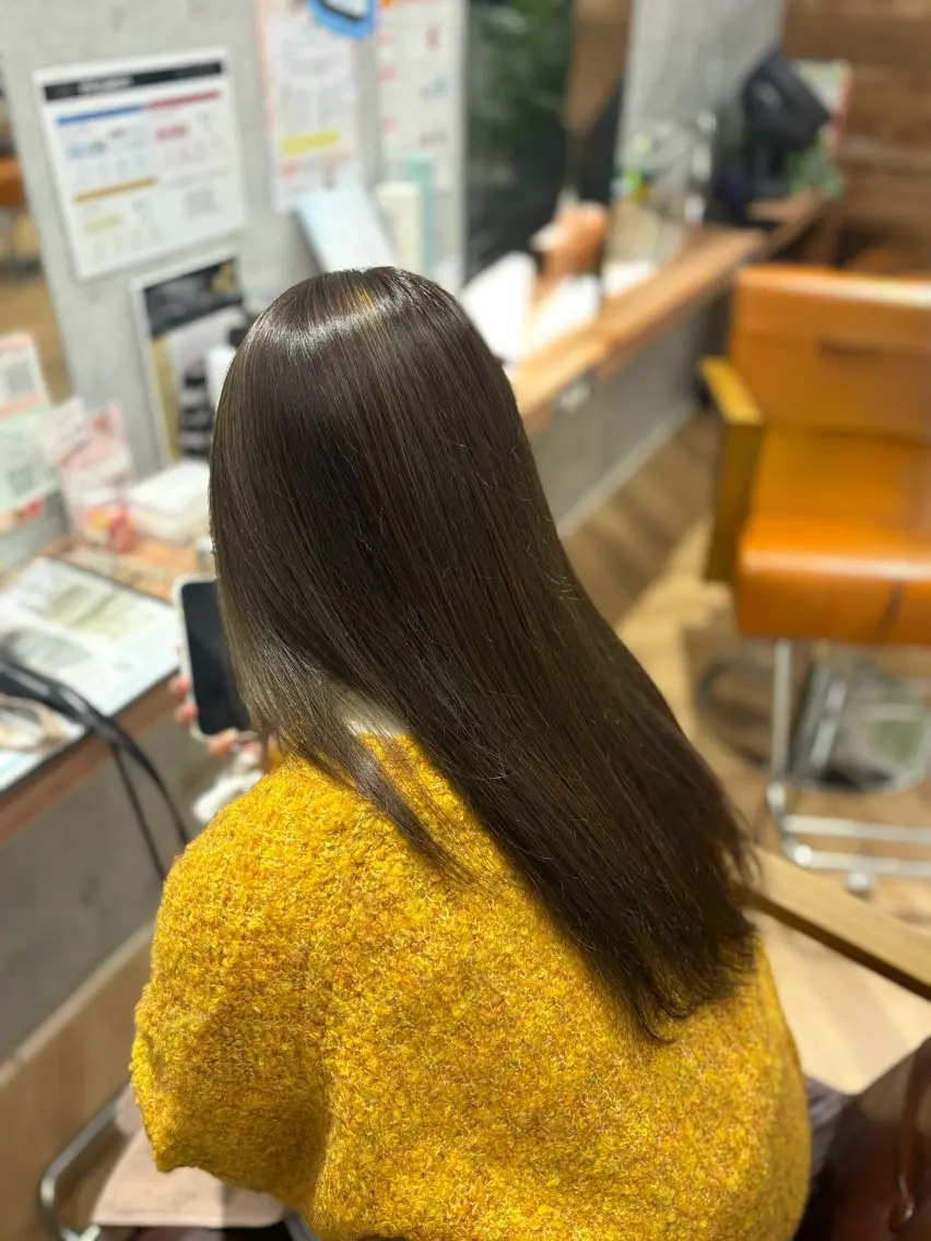 ロング カラー ベージュカラー オリーブベージュ Liinoアイナ /女性モデル様募集中のヘアスタイル