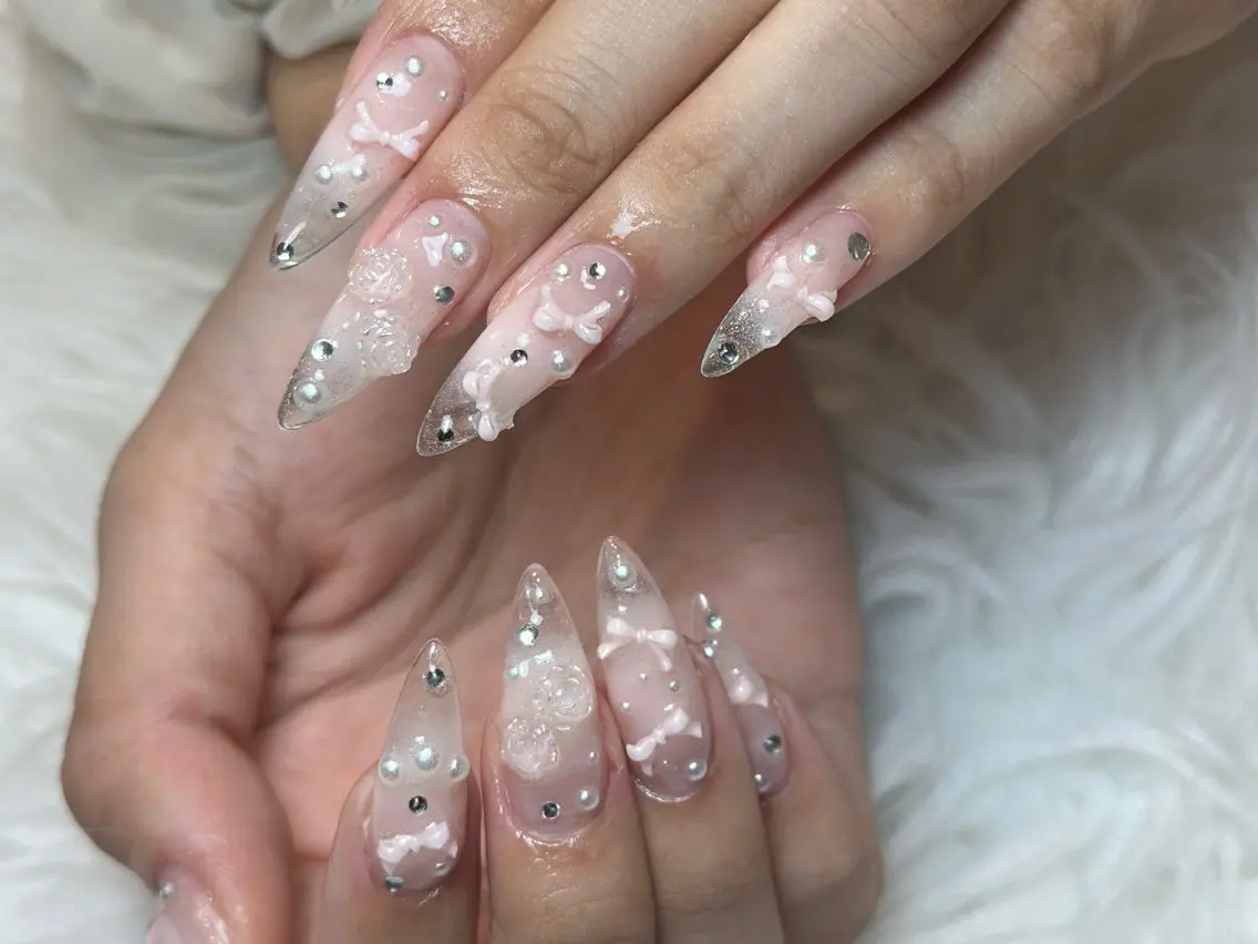ネイル チークネイル ドット フレンチネイル グラデーション ハート ハンドネイル ハンドケア Eli Muse 新宿ネイルのネイルデザイン
