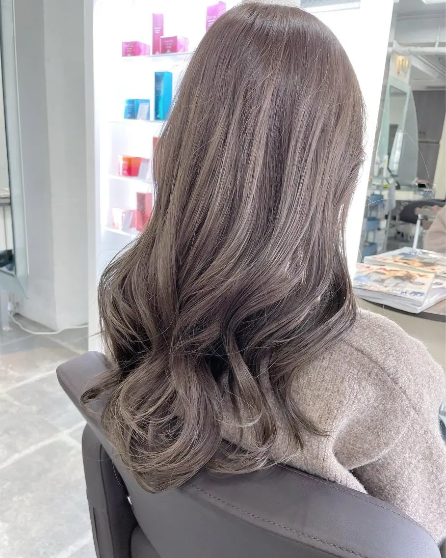 ロング カット ヘアカラー トリートメント 平 ちひろのヘアスタイル