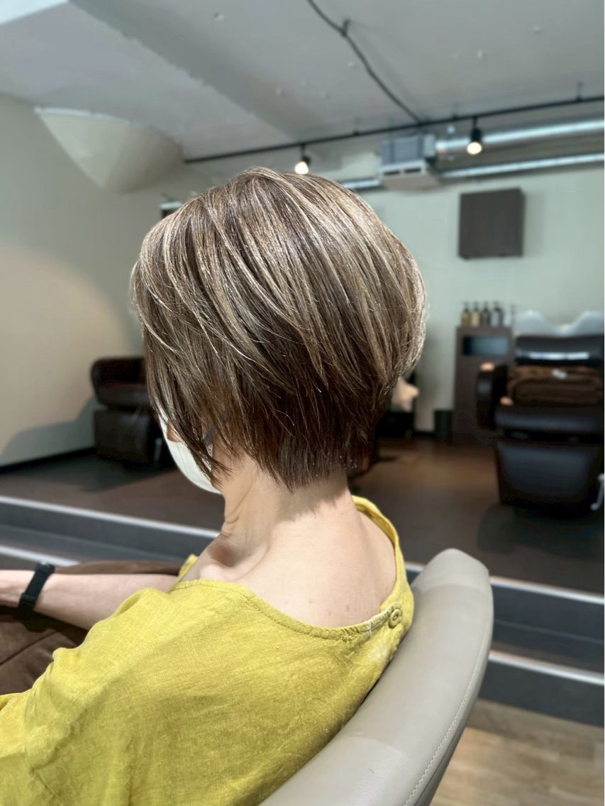 ショート ハイライト 加藤 麻美のヘアスタイル