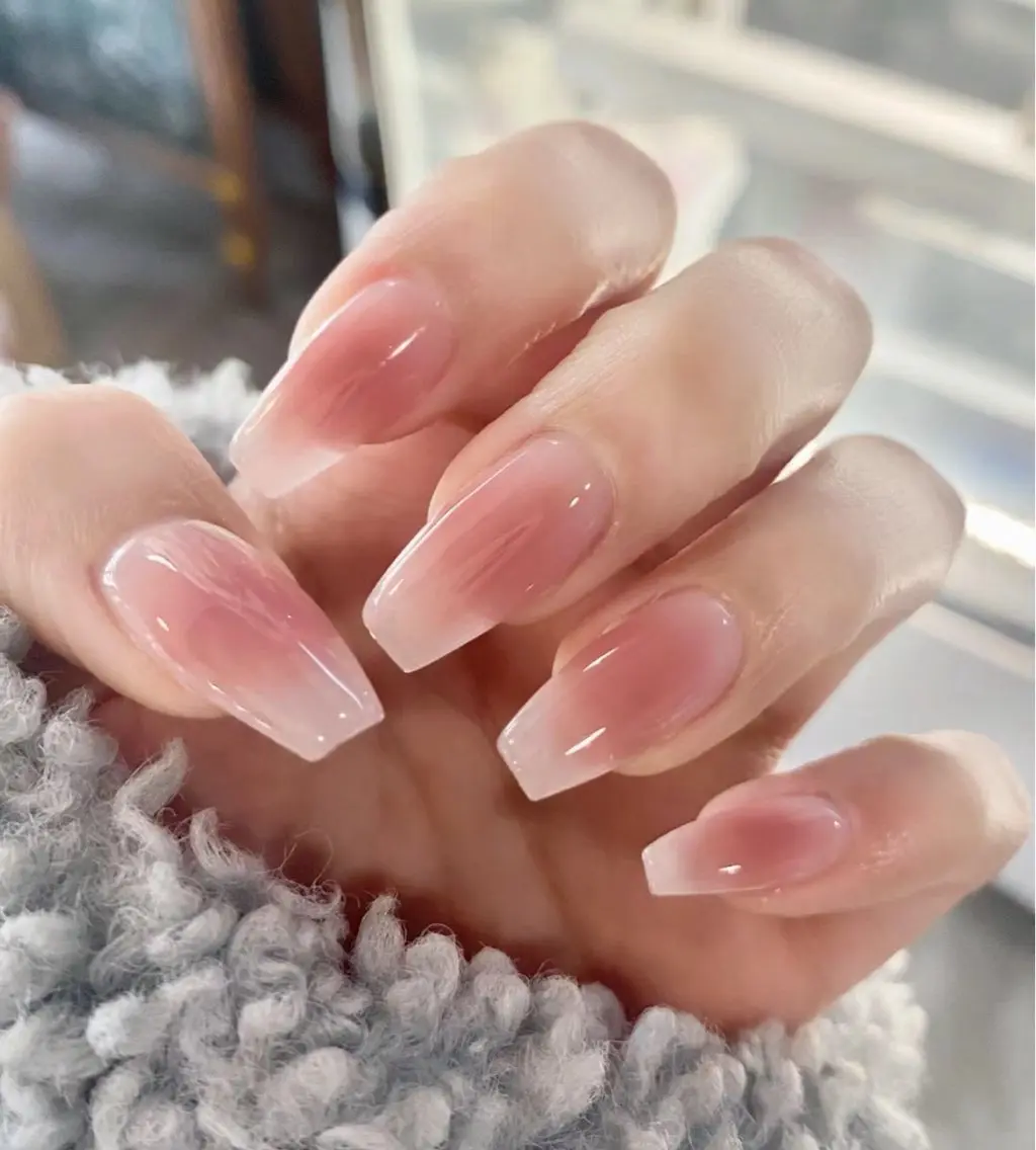 限定🎀【ハンド】チークネイル🦩ケア込み//大きいパーツ2個プレゼント付きの写真