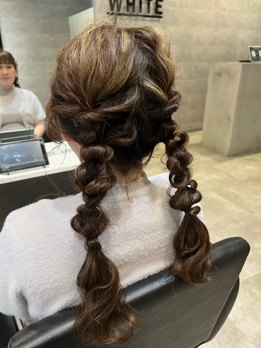 ロング カラー ヘアアレンジ hiiko顔まわり カットのヘアスタイル