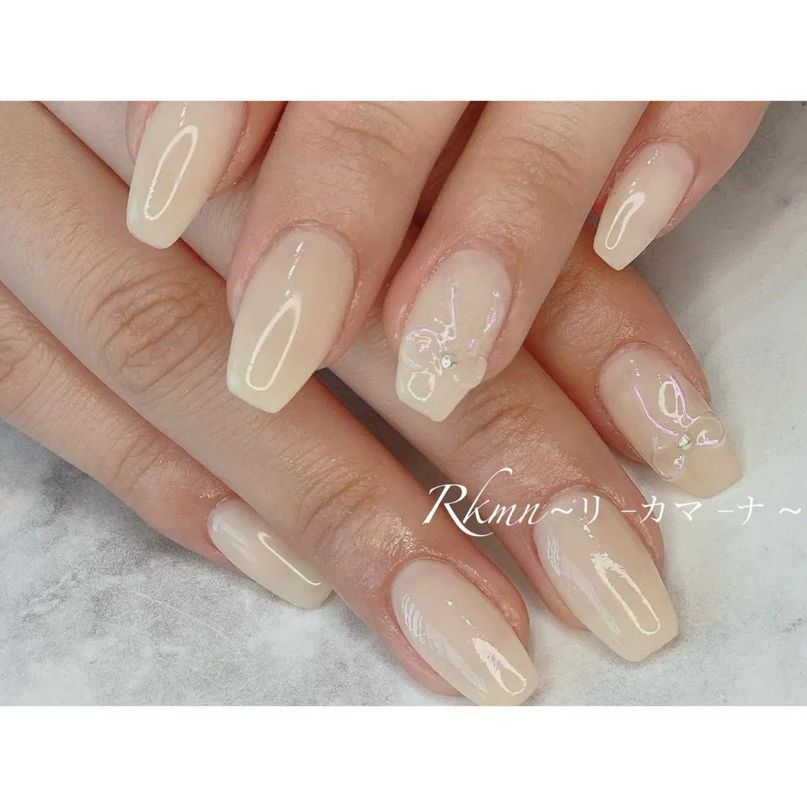 ネイル アートネイル オーロラネイル リボン 春ネイル ホワイト ハンドネイル フットネイル ハンドケア Rkmn ~リ-カマ-ナ~のネイルデザイン