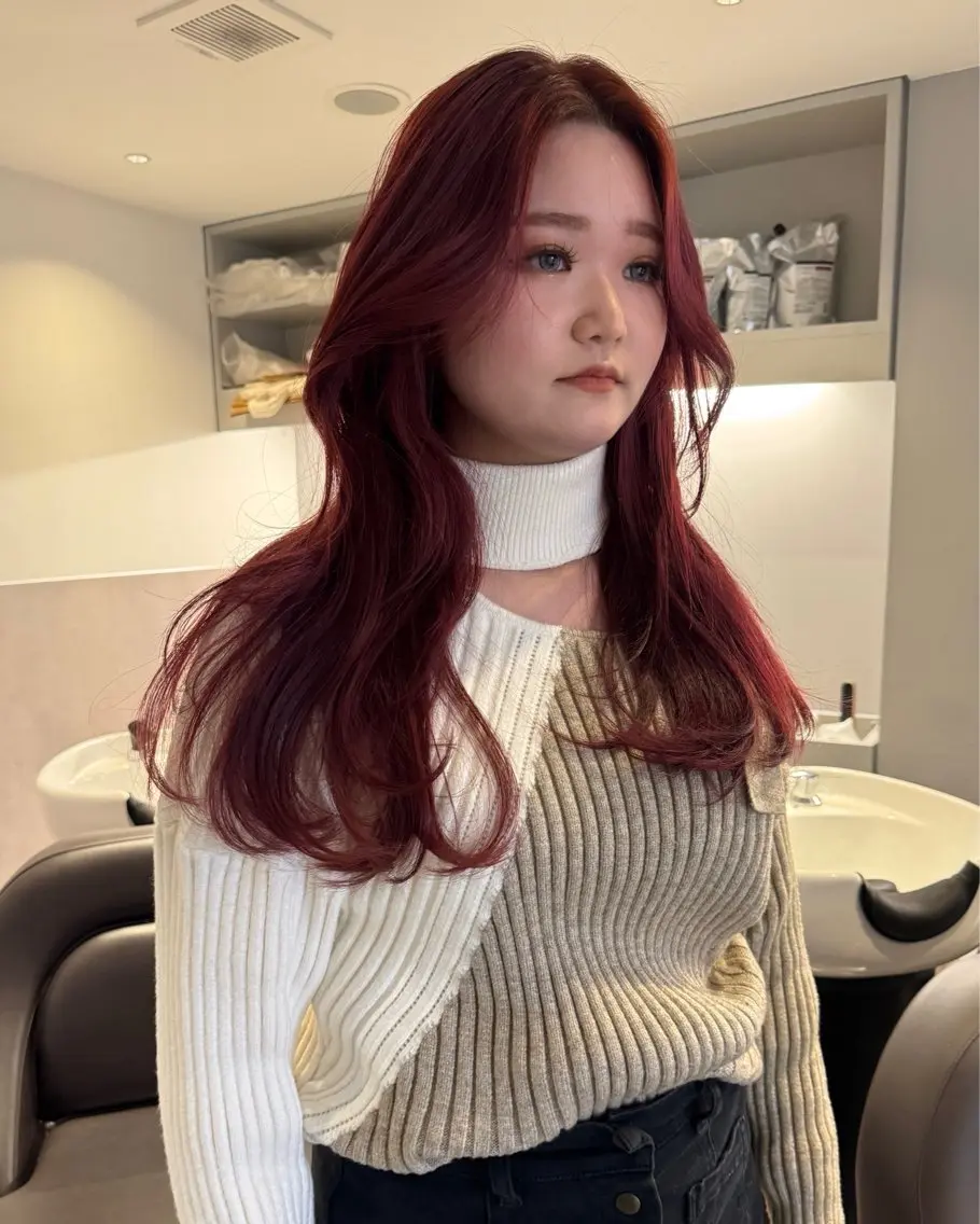ロング カラー ブリーチ レッドカラー カット ヘアカラー トリートメント RAIMA ケアハイトーンのヘアスタイル