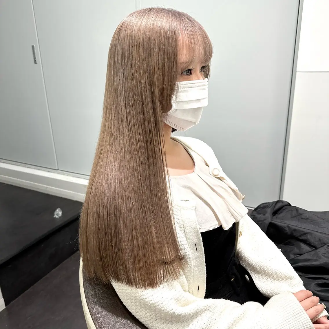 セミロング カラー ヘアカラー トリートメント 💫艶ハイトーン×髪 質改善💫リュウトのヘアスタイル