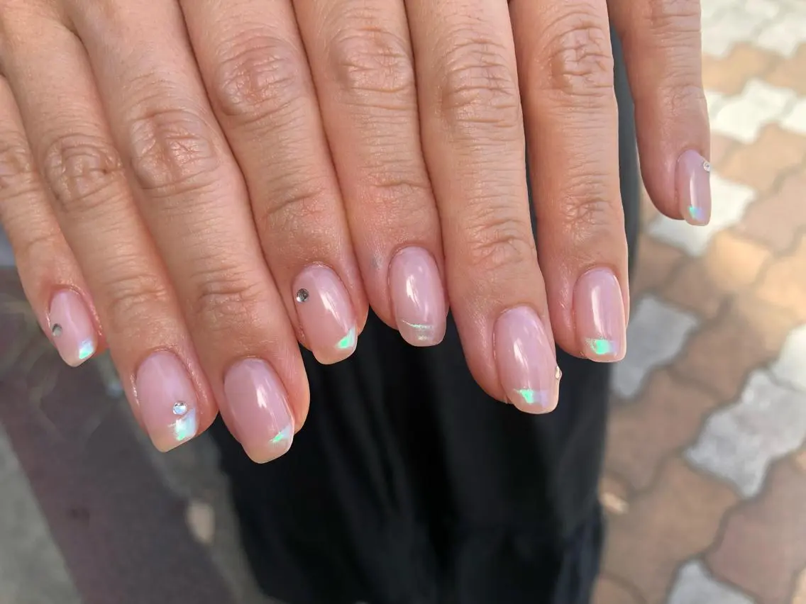 ネイル オーロラネイル フレンチネイル ハンドネイル Nakano Kanaのネイルデザイン