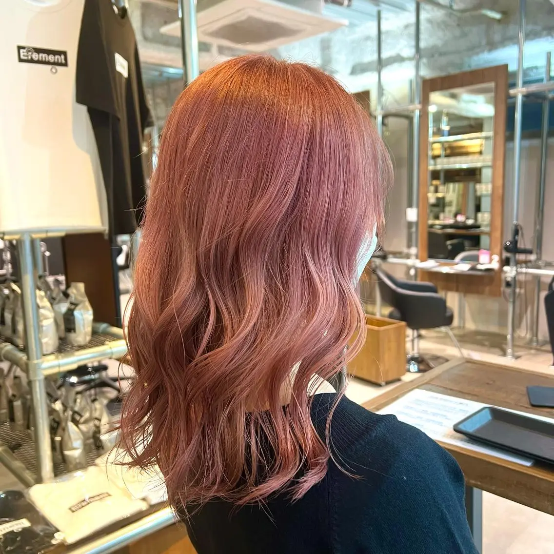 セミロング ヘアカラー トリートメント 宮下 愛璃紗のヘアスタイル