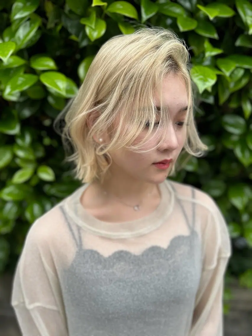 ミディアム 近藤 歌留多のヘアスタイル