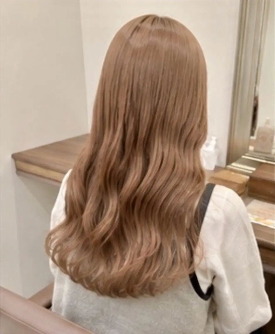 ロング カラー ベージュカラー ミルクティーベージュ ヘアカラー トリートメント 高橋 結香里のヘアスタイル