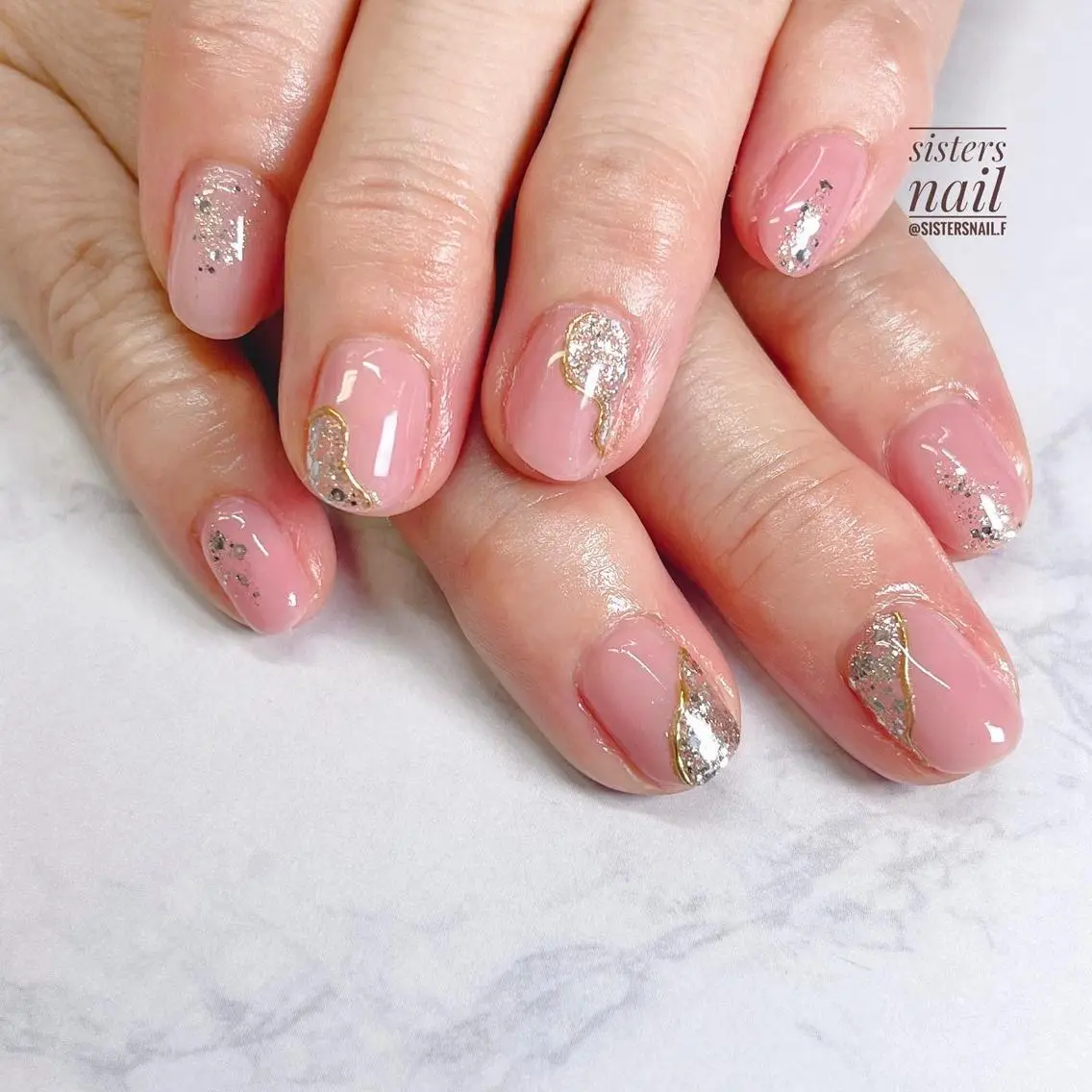 ネイル アートネイル キラキラネイル ラメ(グリッター) ニュアンスネイル オフィスネイル sisters nail.fのネイルデザイン