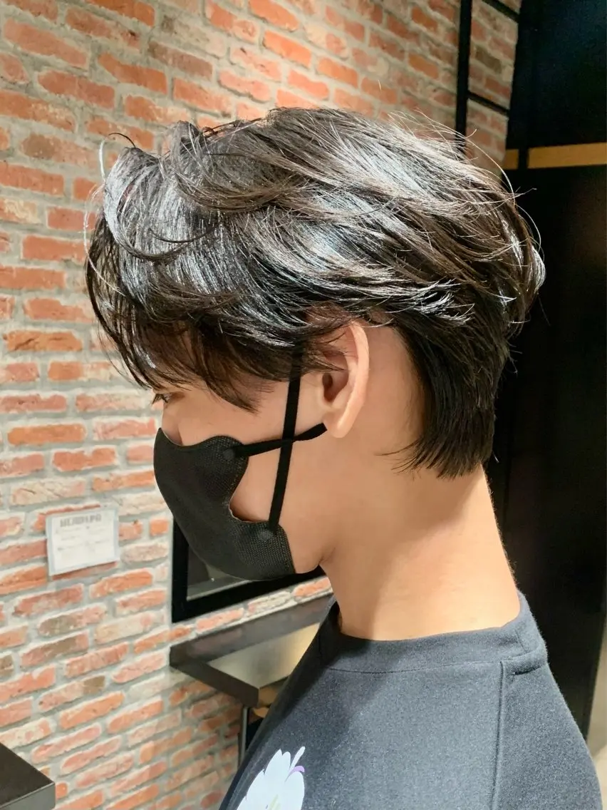 ショート メンズ センターパート メンズ韓国風 刈り上げ 韓国風ヘア 藤田 明輝のヘアスタイル